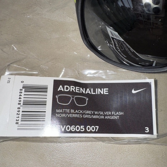 Mens Nike Adrenaline Sunglasses EVO605-007 Matte Black/Grey w/ Silver Flash Noir - Picture 6 of 7